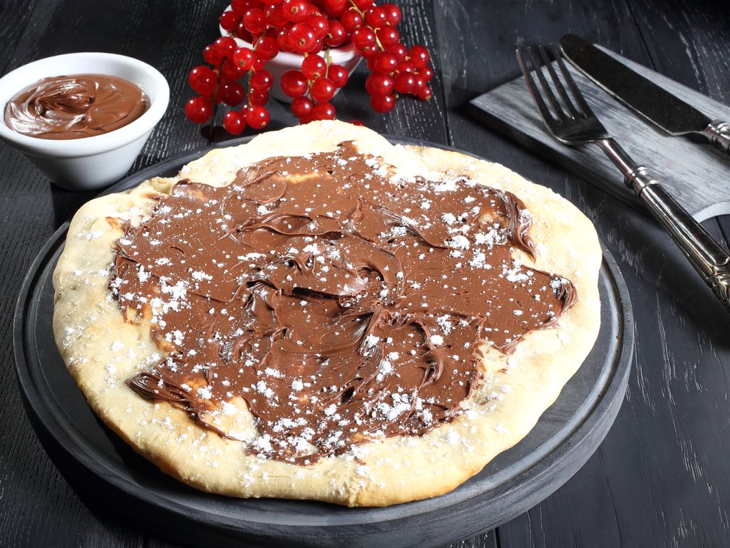Pizza dessert chocolat noisette